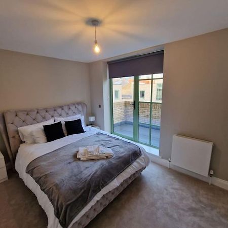 Stunning Newbuilt 3 Bed House Sleeps 9 Villa Edmonton Kültér fotó