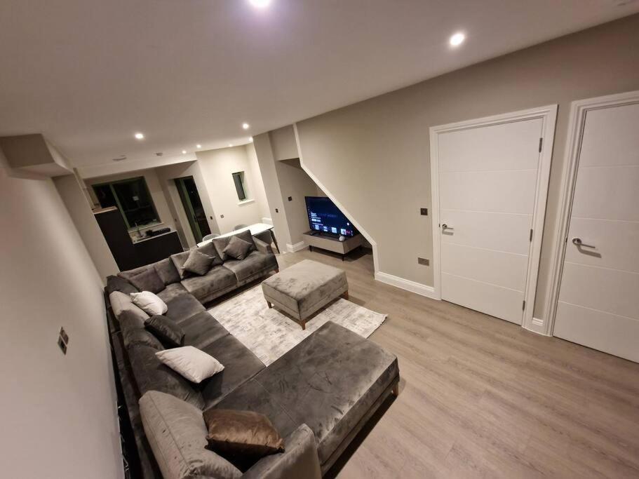 Stunning Newbuilt 3 Bed House Sleeps 9 Villa Edmonton Kültér fotó