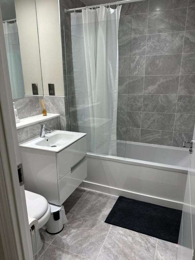 Stunning Newbuilt 3 Bed House Sleeps 9 Villa Edmonton Kültér fotó